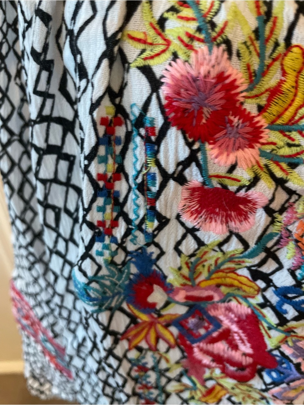 CALESSA Embroidered White Tunic with Multicolor Floral Detail - Picture 3 of 15